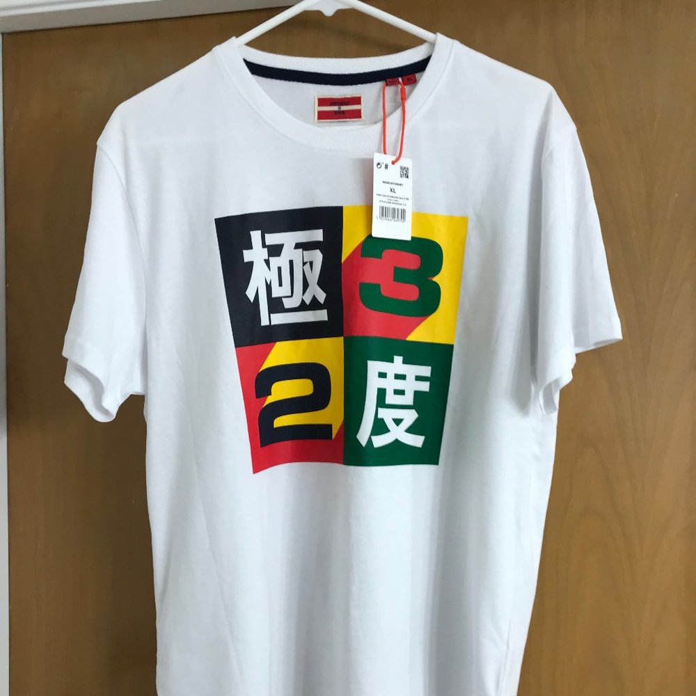 Mens XL Superdry T Shirt NWT fits like medium